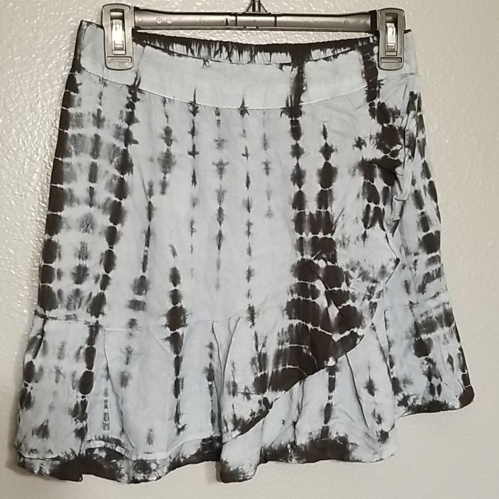 Sim & Sam Mini Skirt size Medium